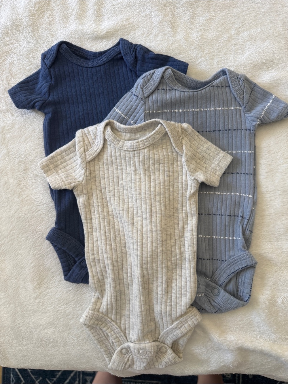 Carter's PREMIE Ribbed Short-Sleeve Bodysuit Trio Navy, Light Blue, Heather Gray